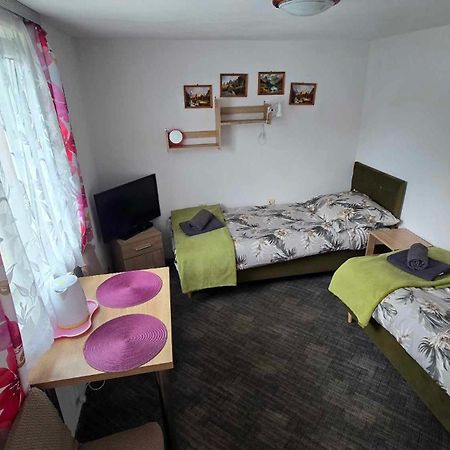 Akacja Pokoje Z Lazienkami Apartment Ustka Exterior photo